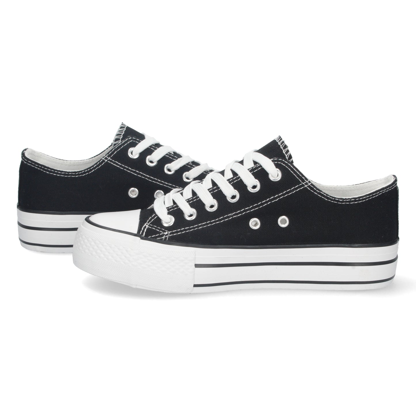Cyrena Black Bamba – Zapatilla Negra Plana para Mujer, Doble Suela, Estilo Bamba Casual con Material de Lona y Cierre de Cordones | Primavera-Verano