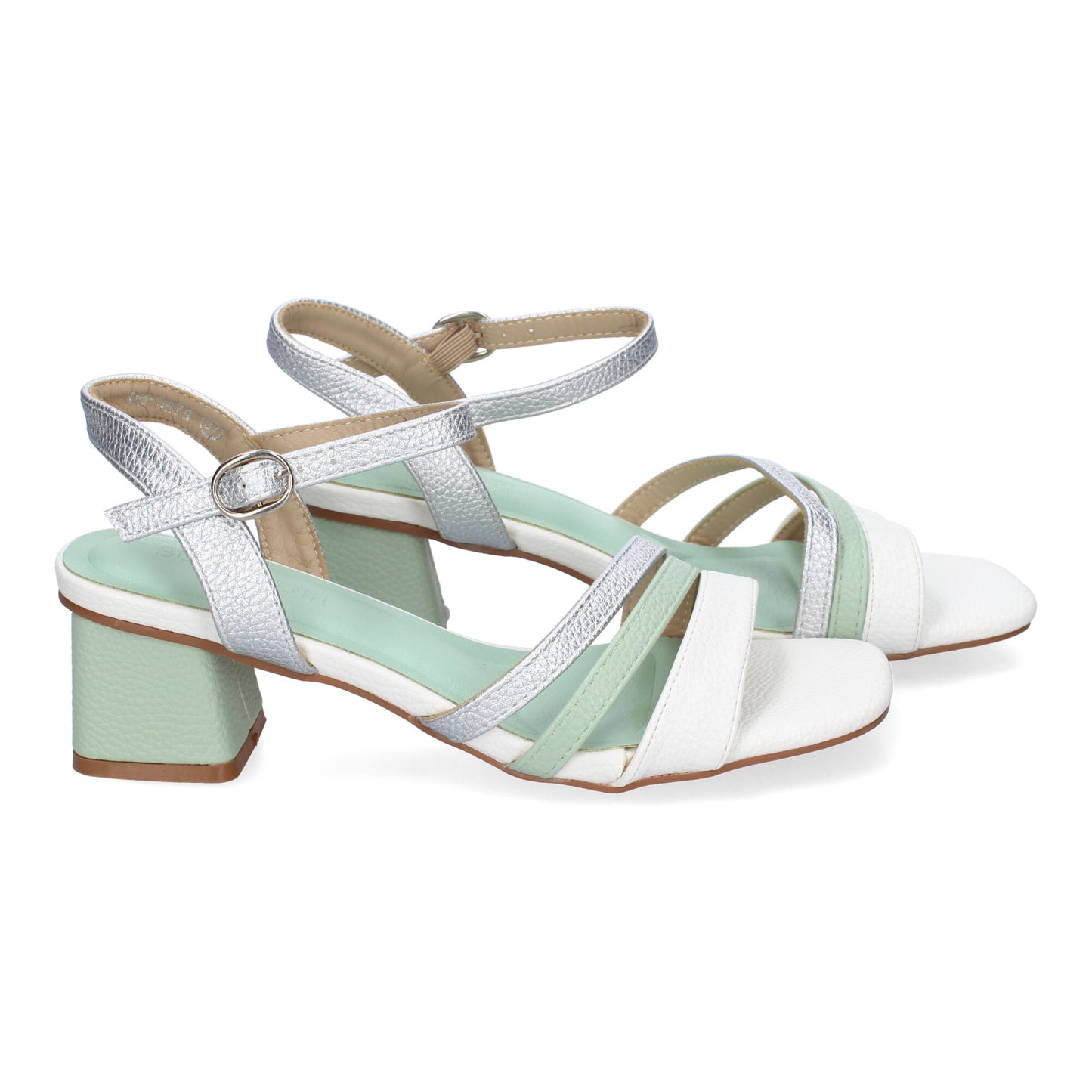 Cyrena Green Elegance – Sandalia Verde de Tacón con Triple Tira en la Pala y Cierre de Hebilla