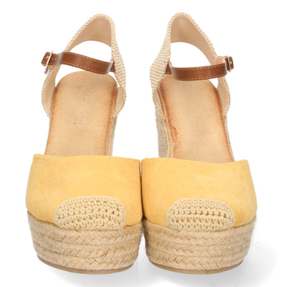 CyrenaSunlight – Sandalia Amarilla de Cuña para Mujer con Pala Cerrada | Elegante, Cómoda, Ideal para Bodas, Graduaciones y Eventos