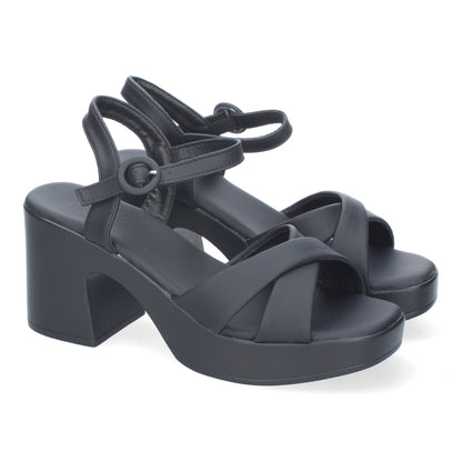 Cyrena Black Chic – Sandalia Negra de Tacón con Tiras Cruzadas y Cierre de Hebilla