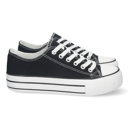Cyrena Black Bamba – Zapatilla Negra Plana para Mujer, Doble Suela, Estilo Bamba Casual con Material de Lona y Cierre de Cordones | Primavera-Verano