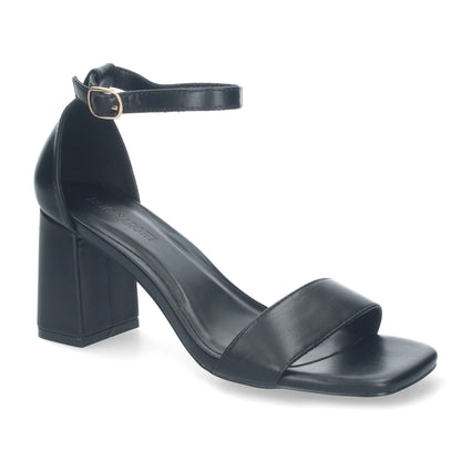 Cyrena Midnight Grace – Sandalia Negra de Tacón con Pala Fina y Ankle Strap de Hebilla