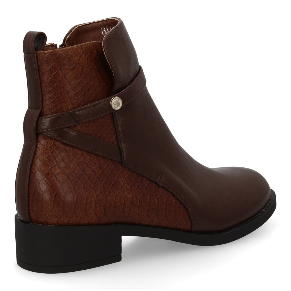 botin con tacon bajo