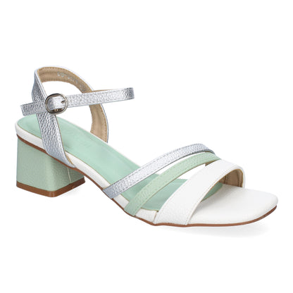 Cyrena Green Elegance – Sandalia Verde de Tacón con Triple Tira en la Pala y Cierre de Hebilla