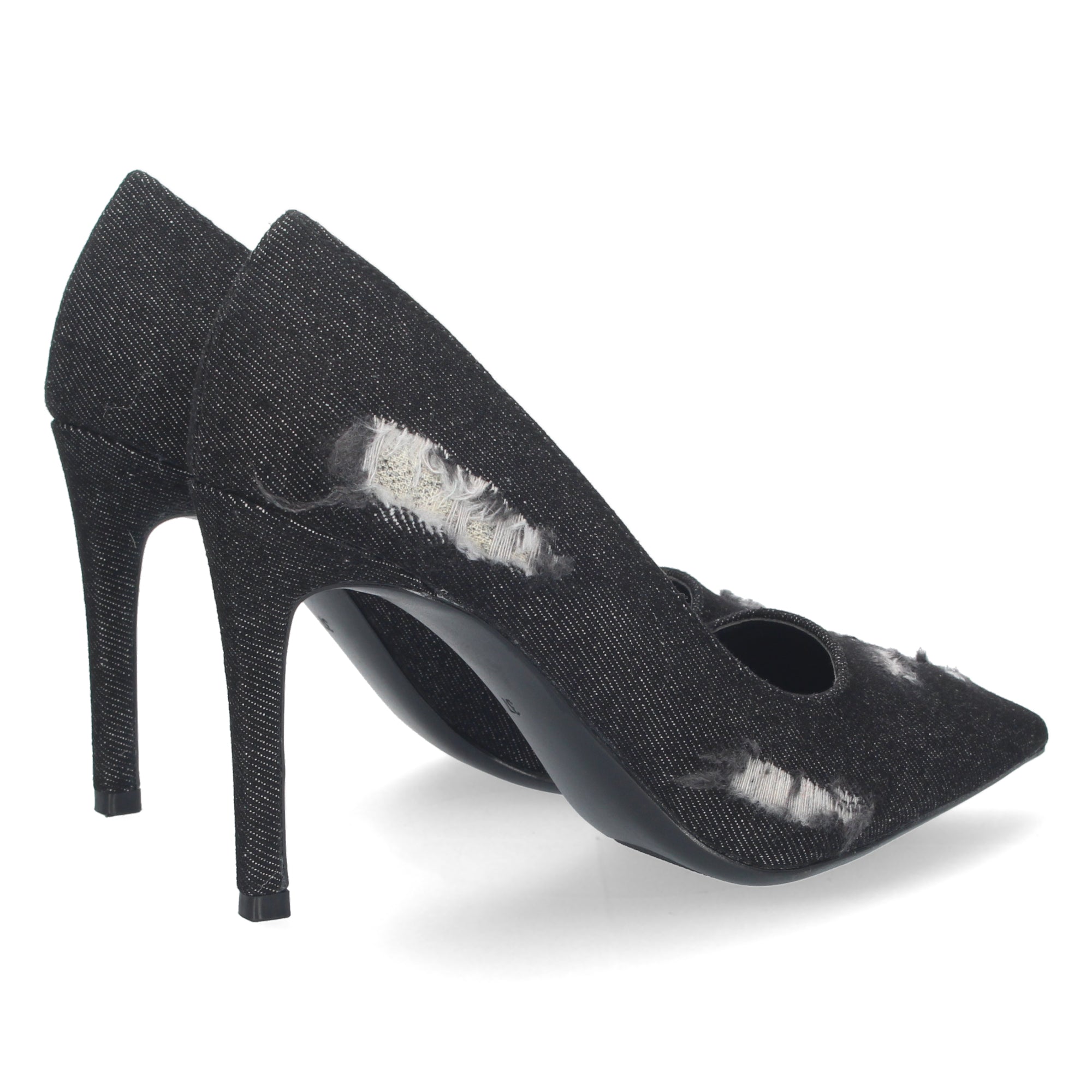 Zapato Negro De Salon  de Tacon y Punta Fina  para Mujer