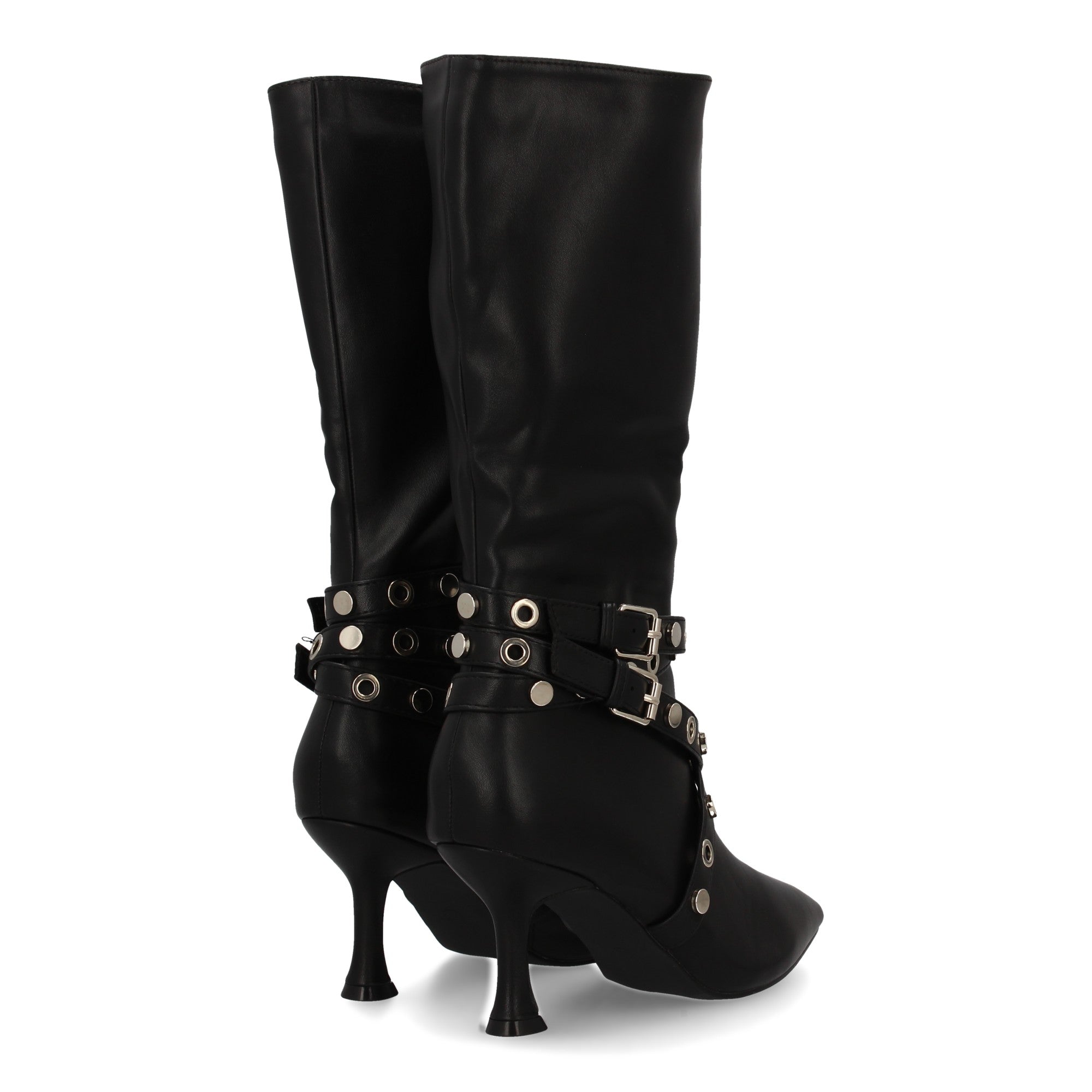 Bota negra con tacón fino detalle tachuelas
