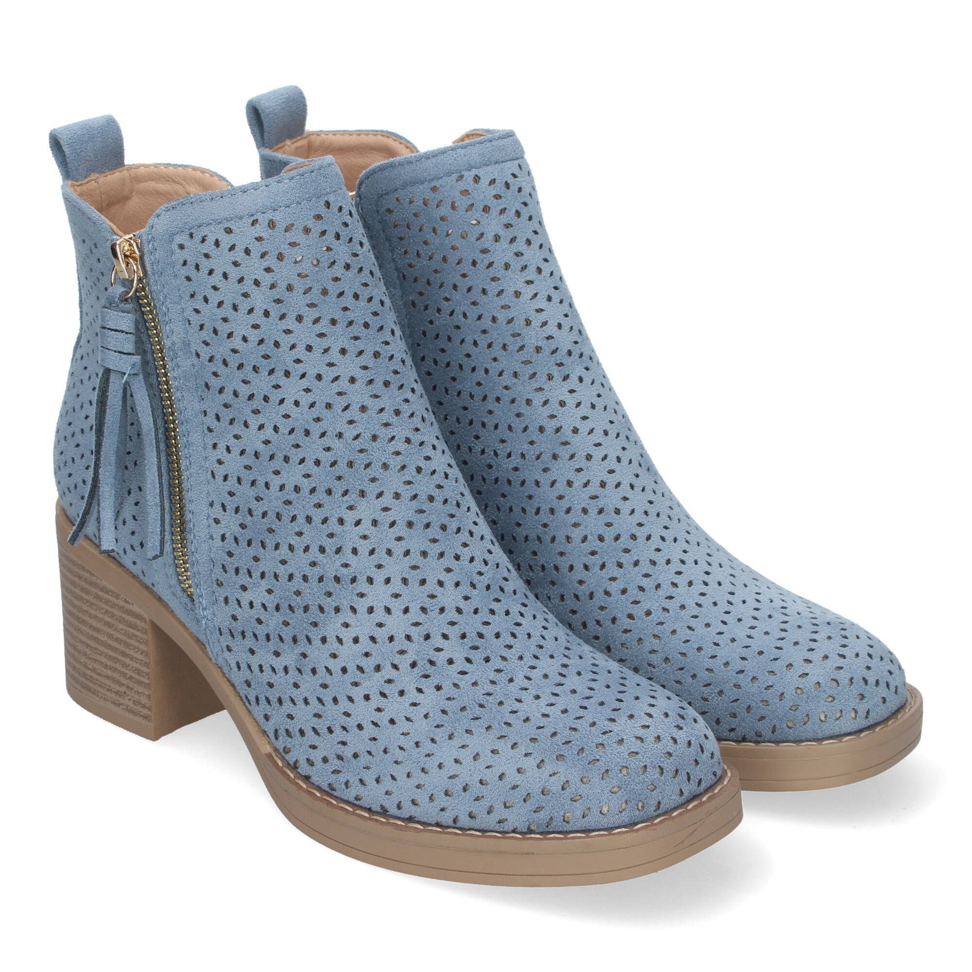 Botines jeans con diseño perforado