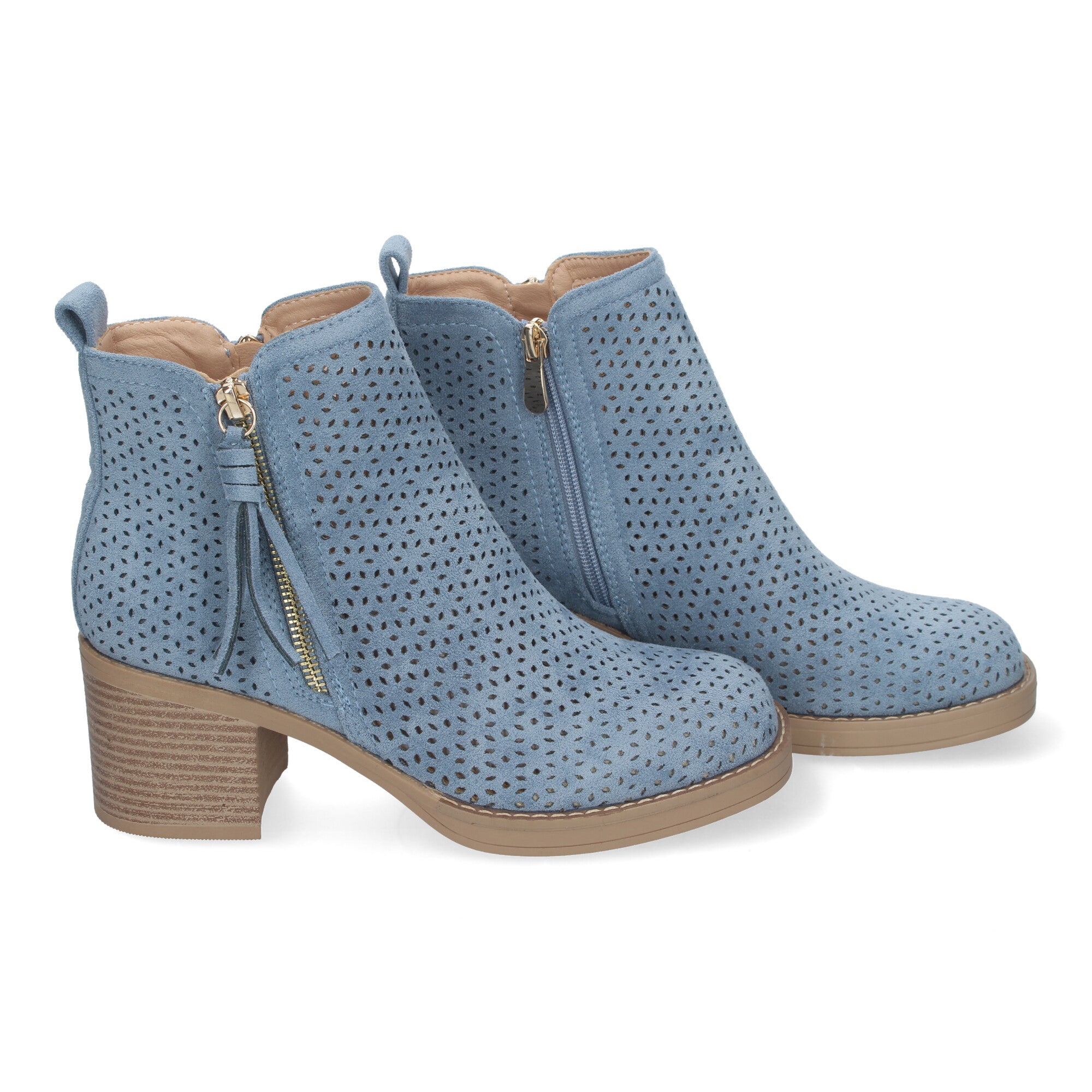 Botines jeans con diseño perforado