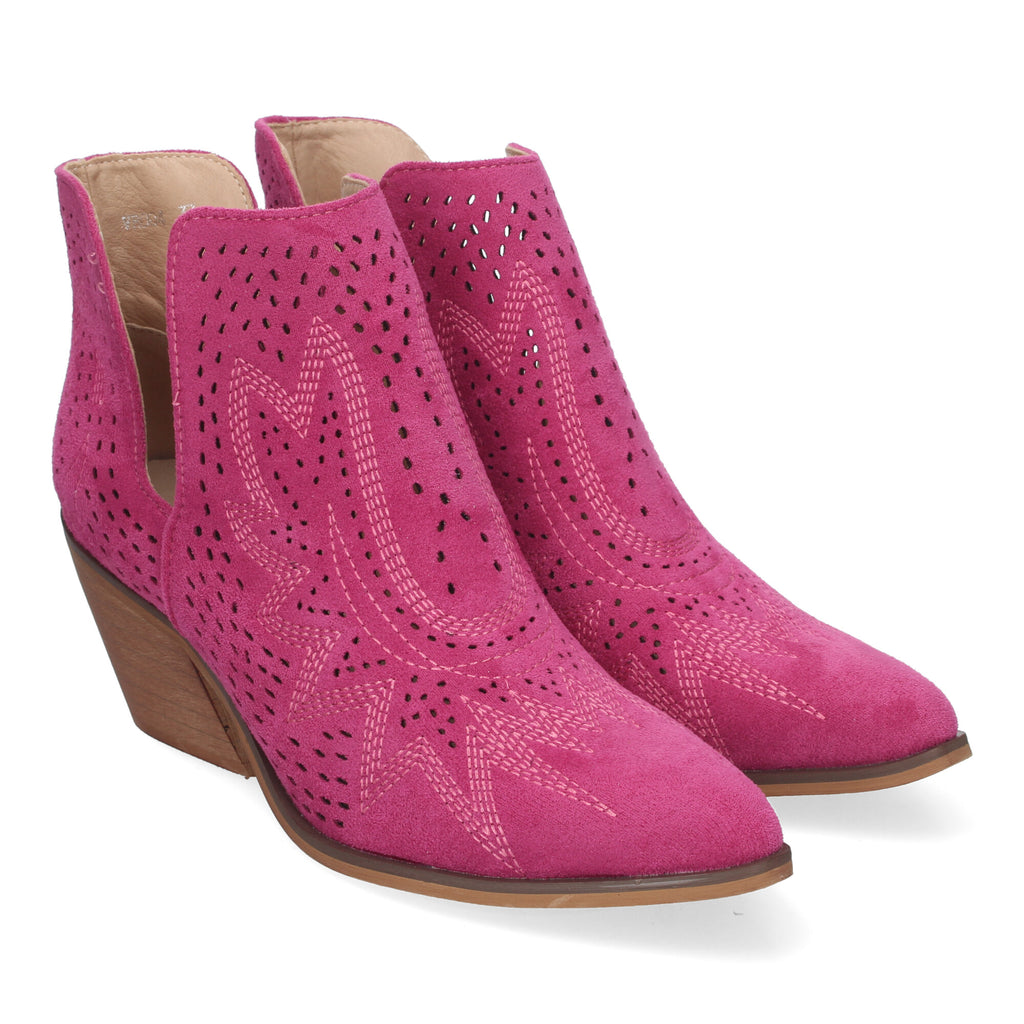 botin fucsia con diseño perforado