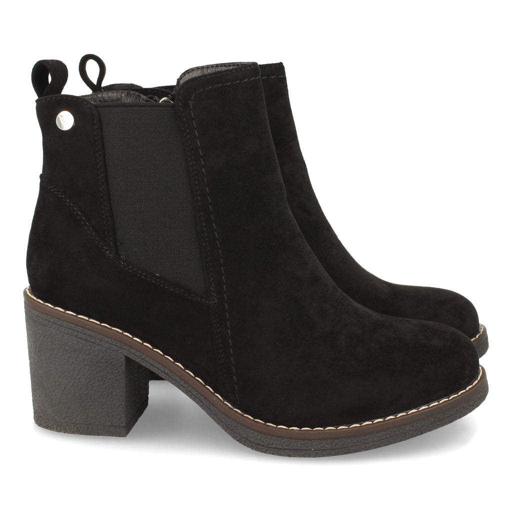 Botin negro con elástico