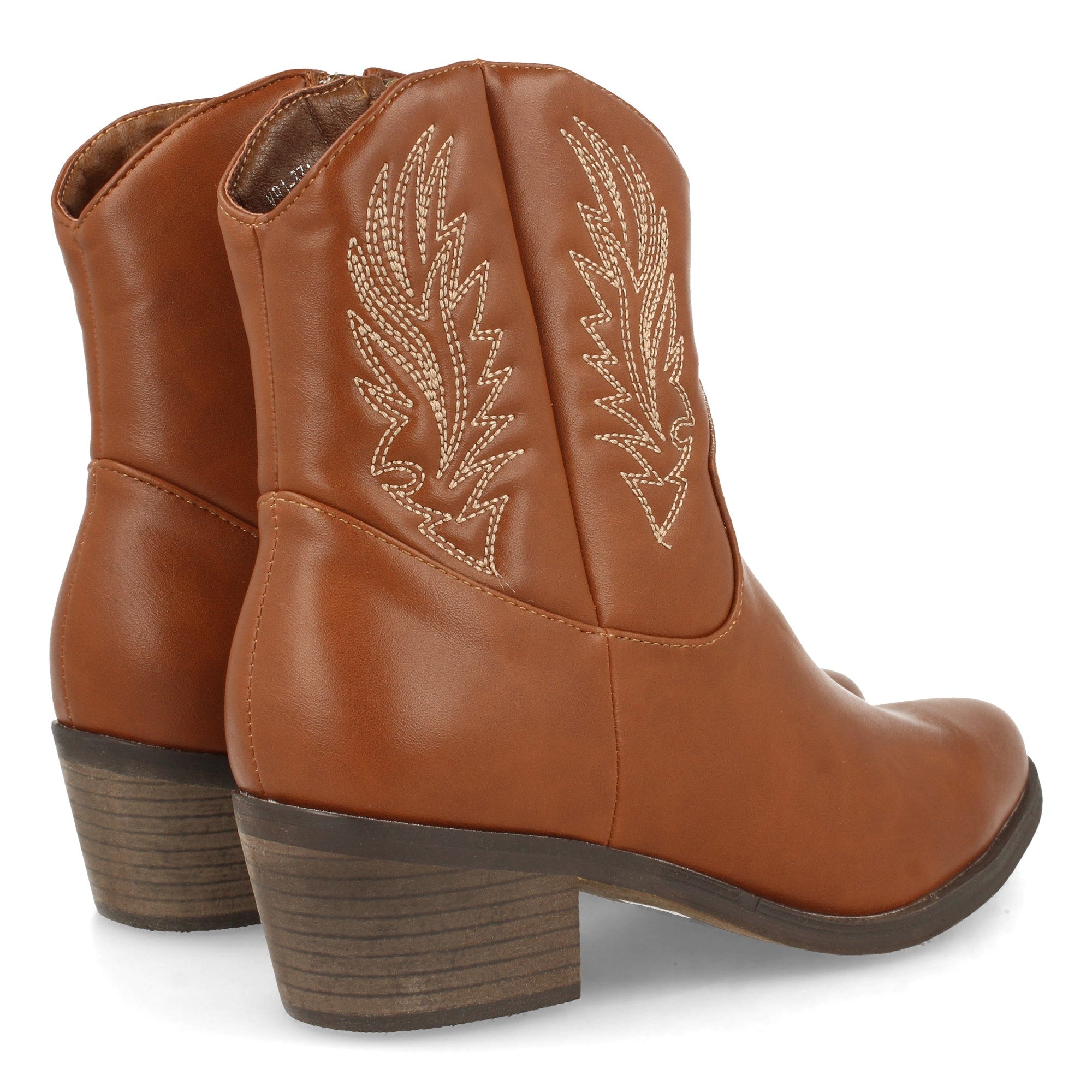 Botin cuero con grabado en caña