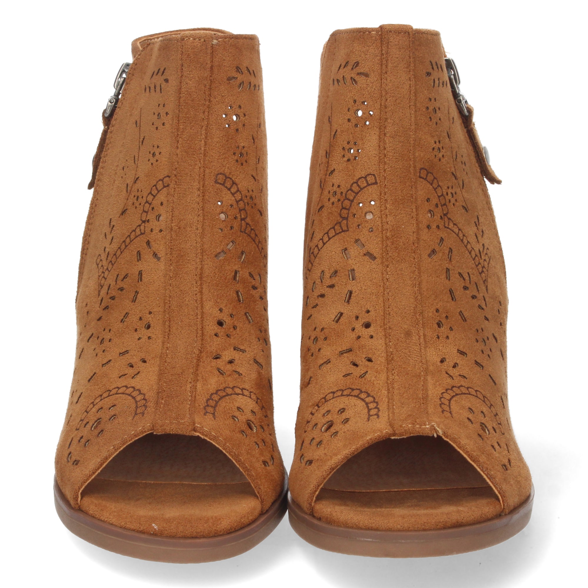 Sandalia Camel de Tacon  Para Mujer Con Calados y Grabados