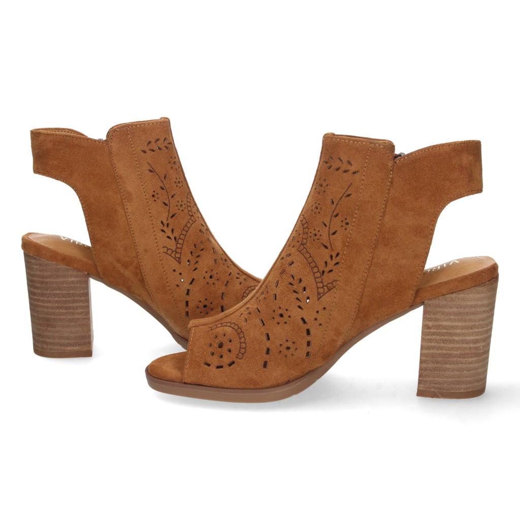 Sandalia Camel de Tacon  Para Mujer Con Calados y Grabados