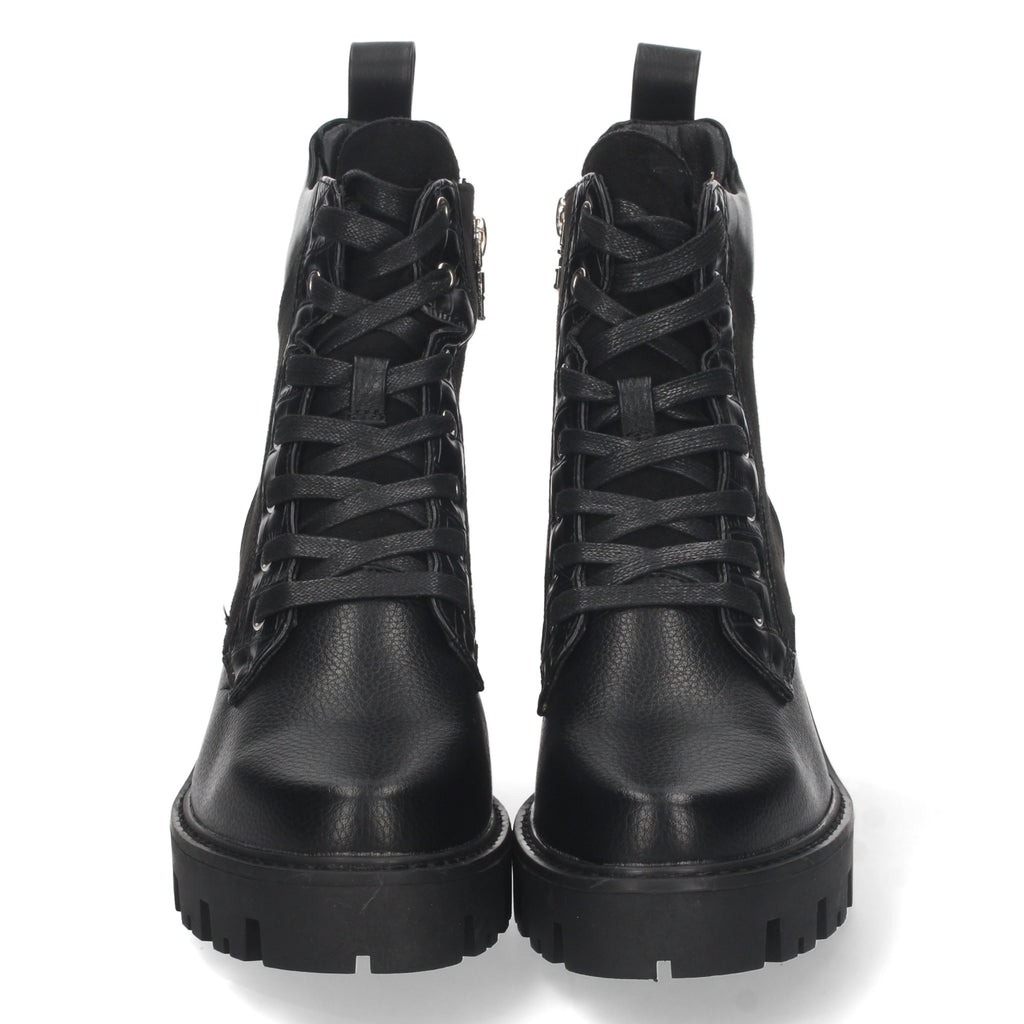 Botin negro acordonado