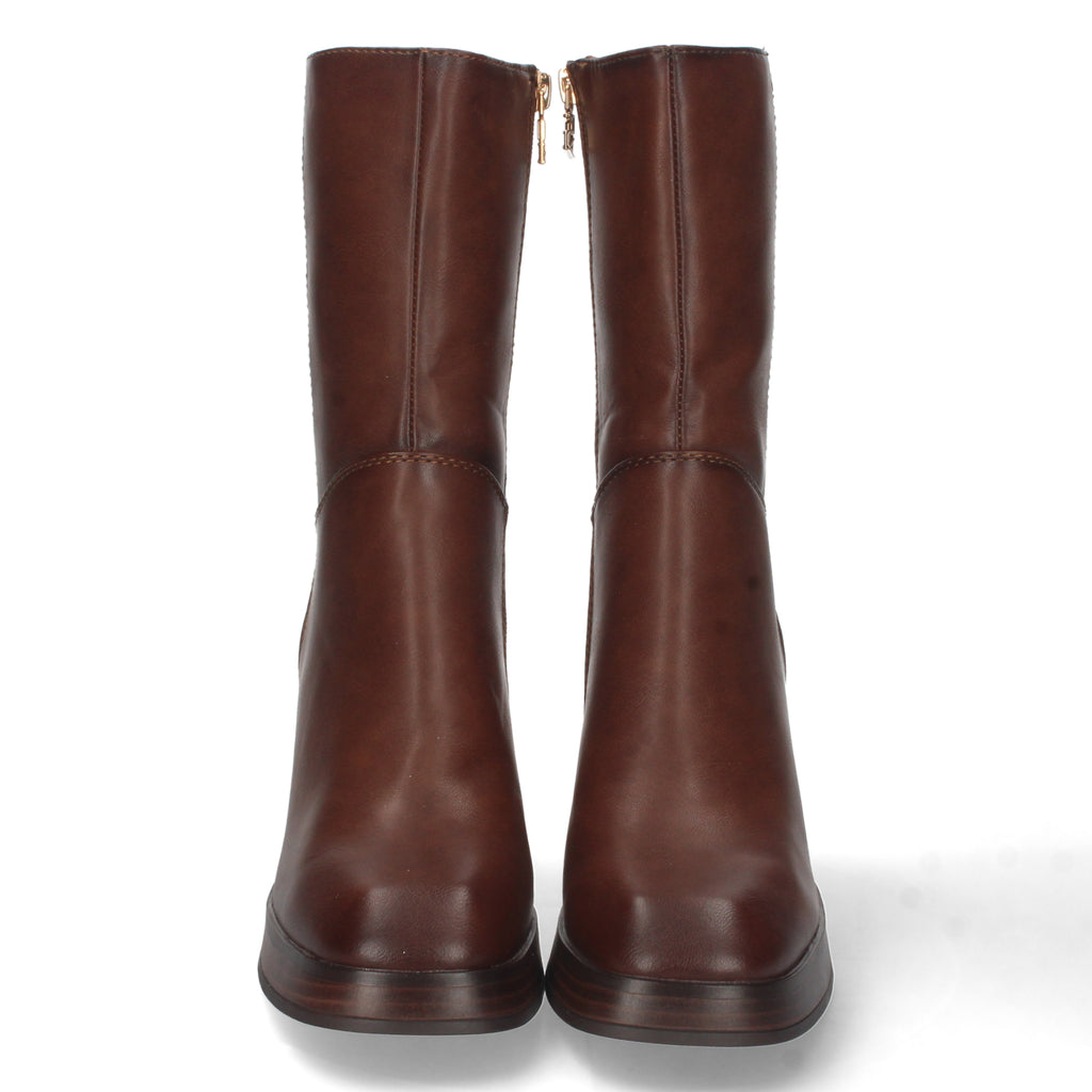 Botin cuero con tacón ancho