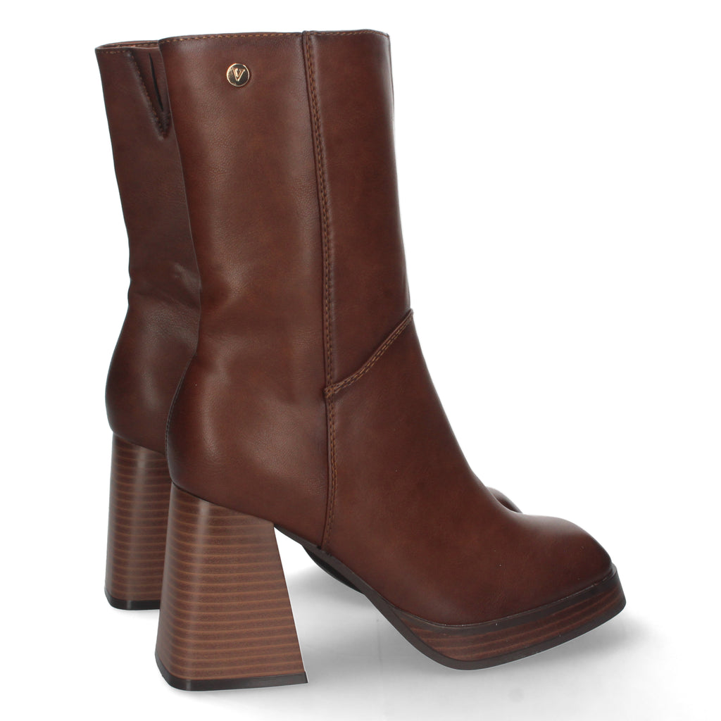 Botin cuero con tacón ancho