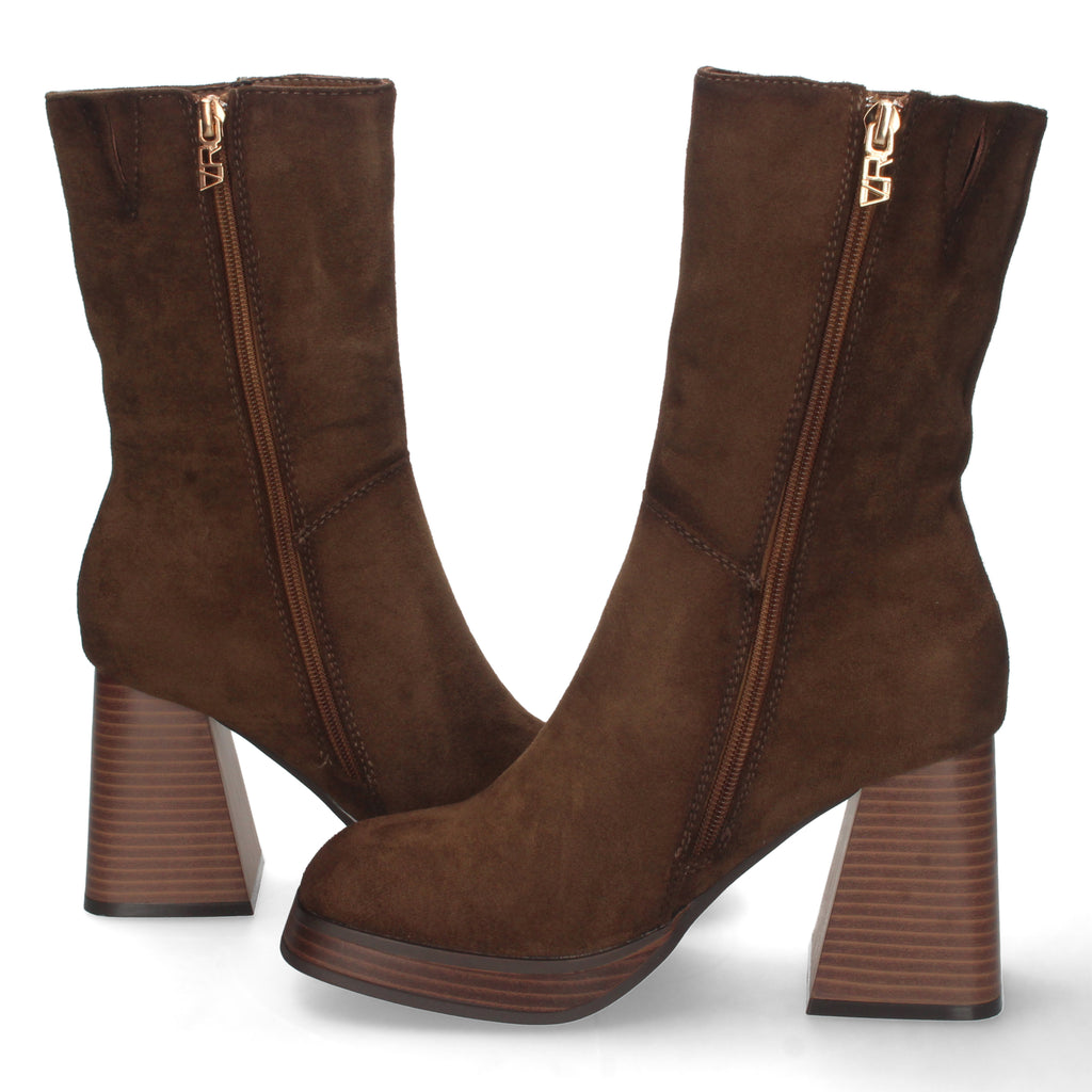 Botin taupe con tacón ancho