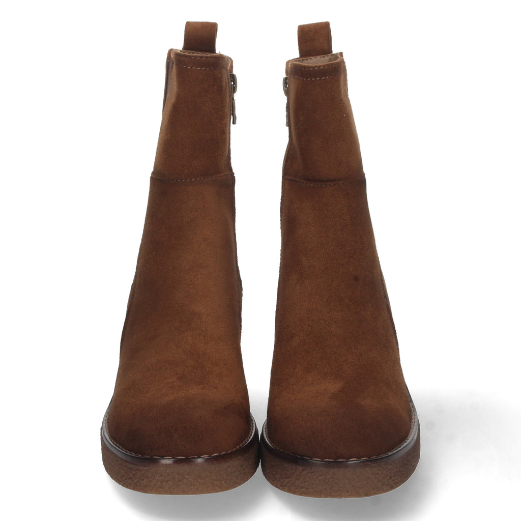 Botin cuero con diseño elástico