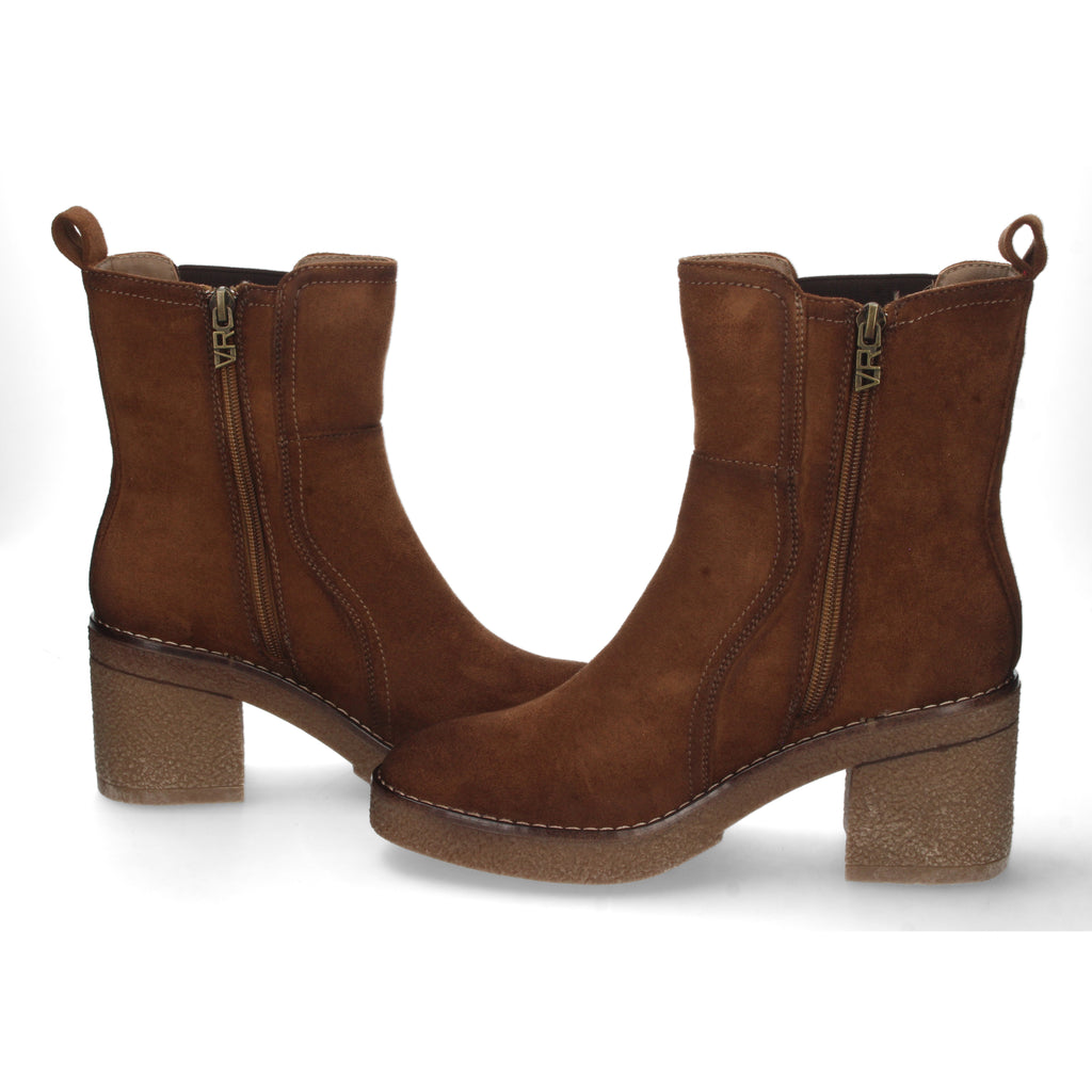 Botin cuero con diseño elástico