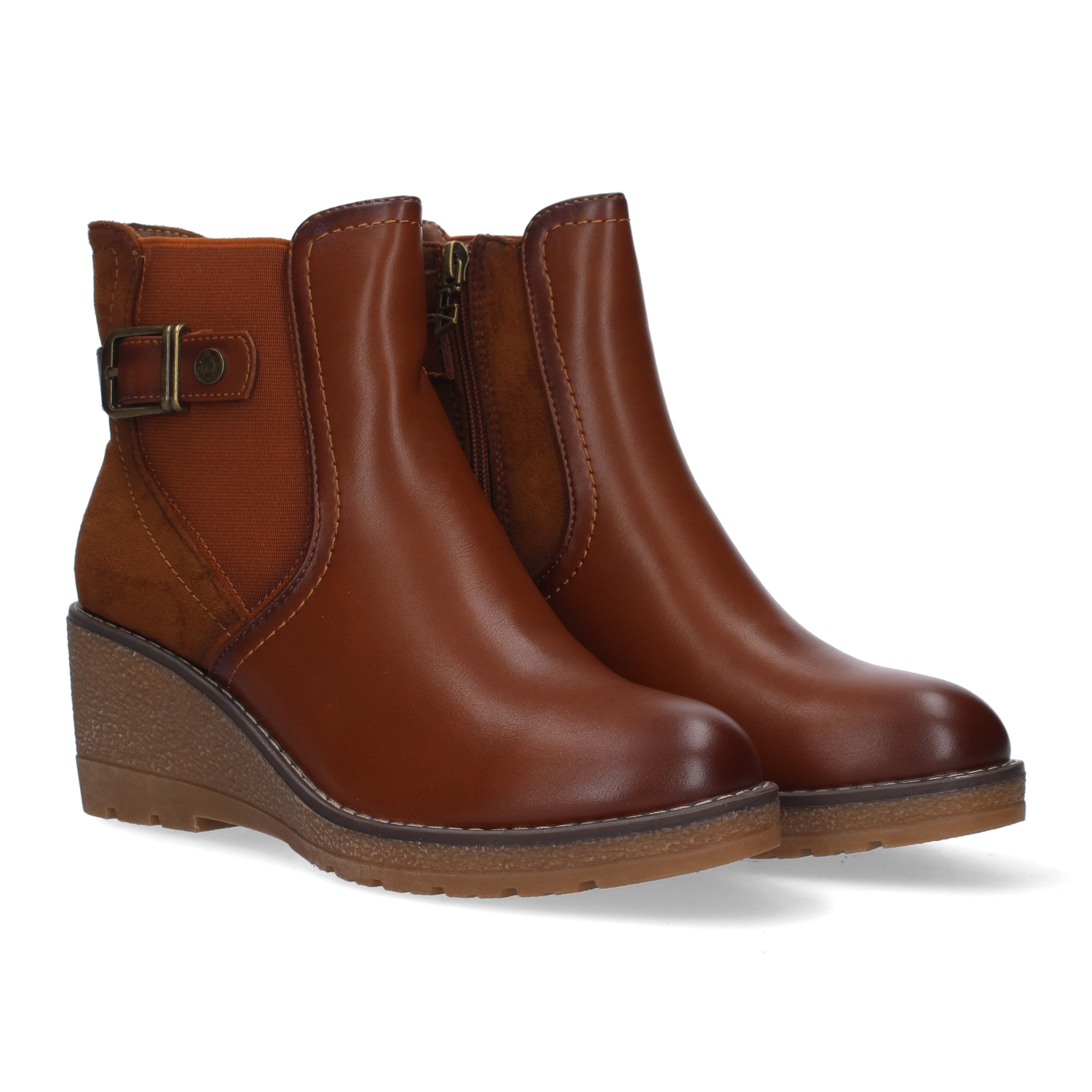 Botin cuero con detalle hebilla