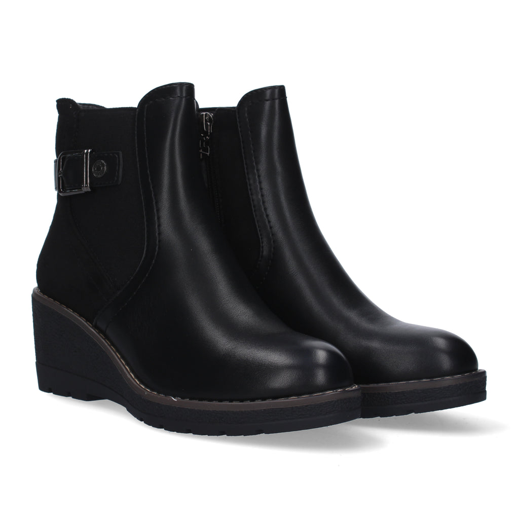 Botin negro con detalle hebilla