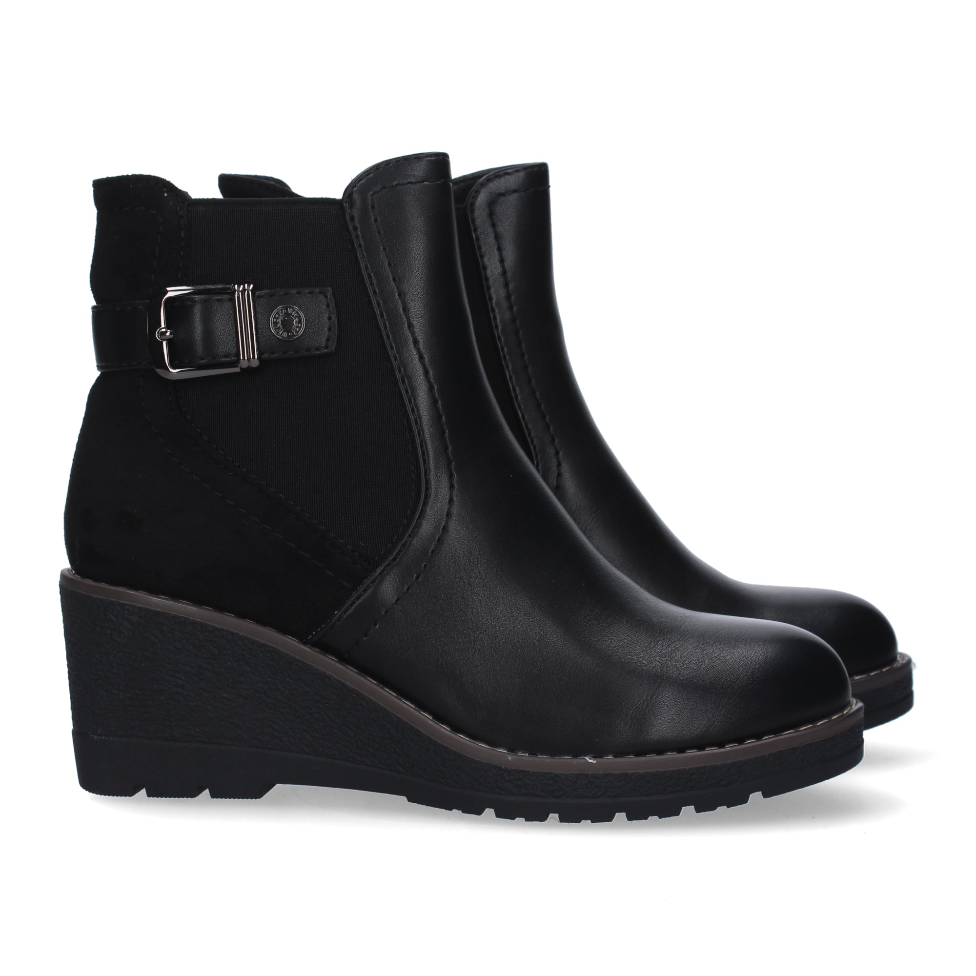 Botin negro con detalle hebilla