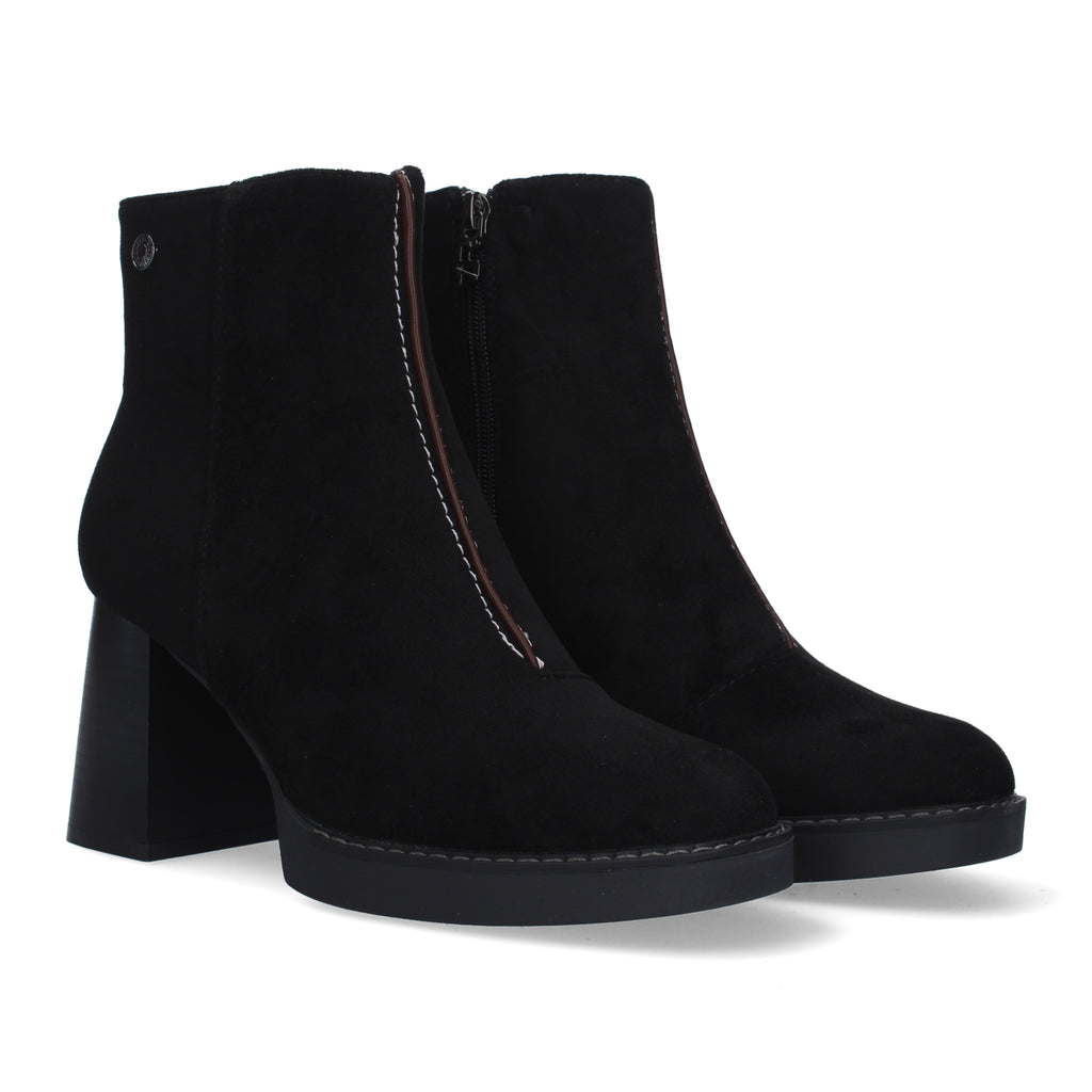 Botines negros con tacón ancho