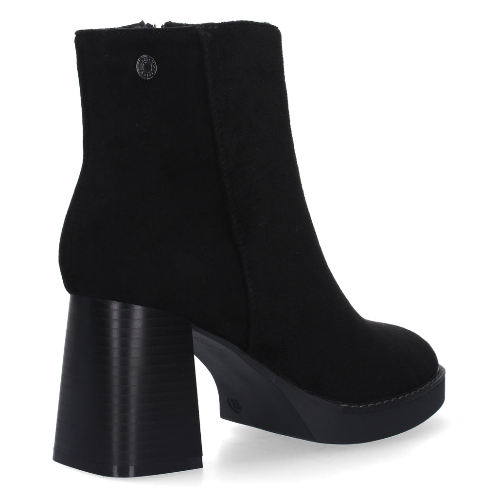 Botines negros con tacón ancho