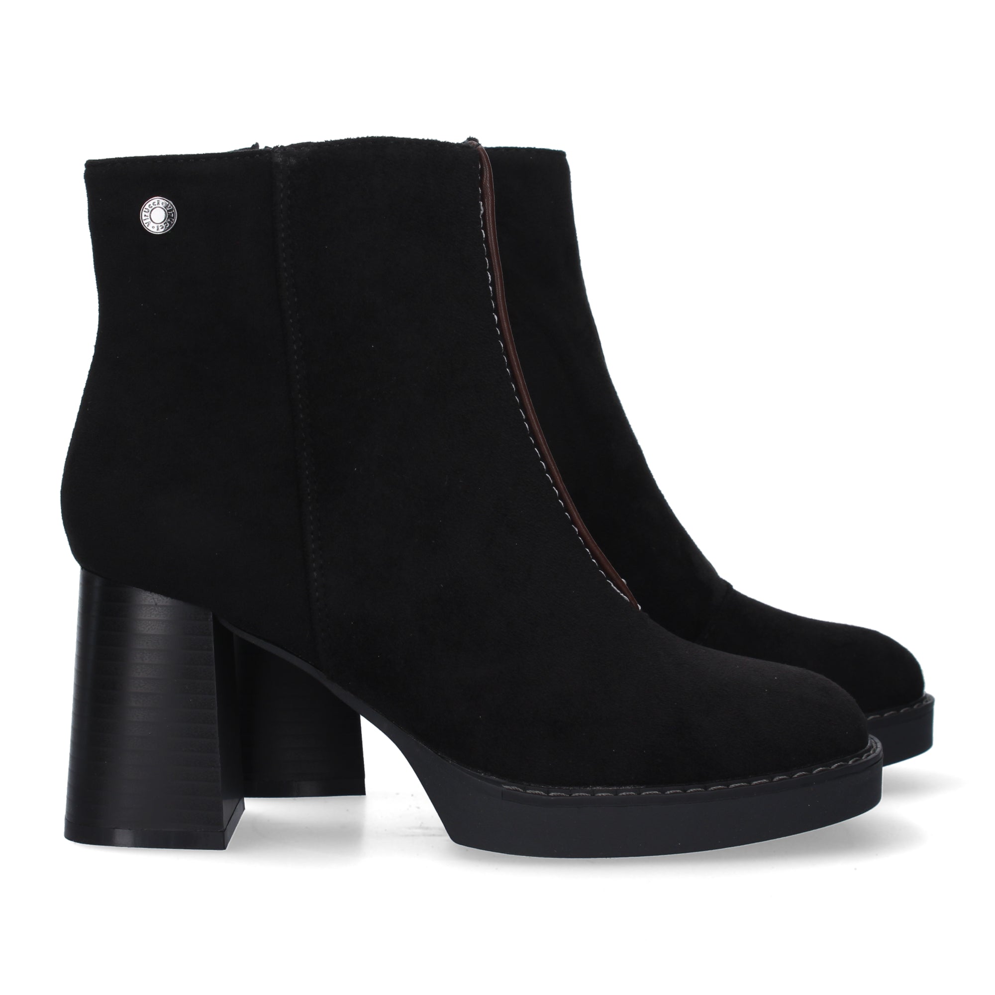 Botines negros con tacón ancho