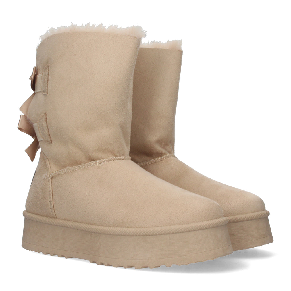 Bota beige estilo australiana