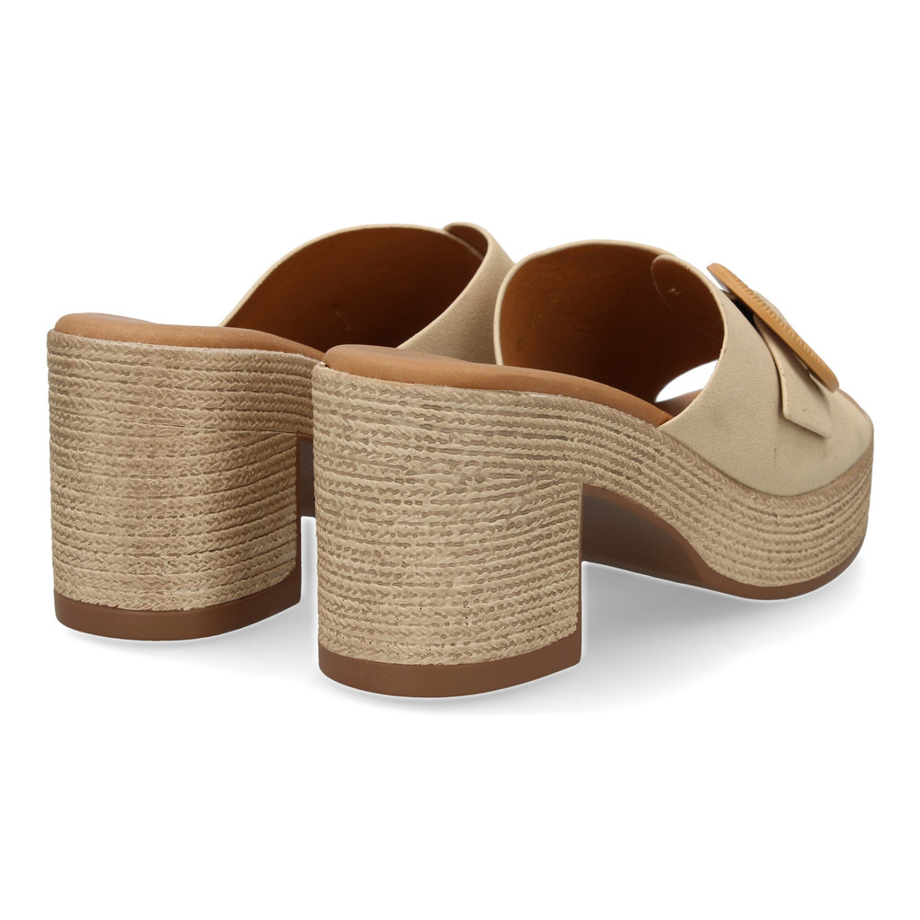 Zueco Beige De Tacon Bajo Elegante
