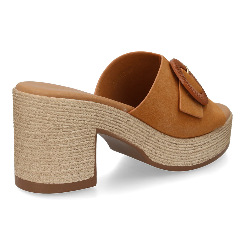 Zueco Camel de Tacon Bajo Elegante  Para Mujer