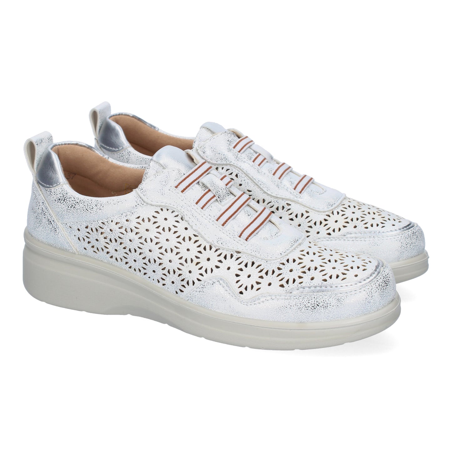 Cyrena Silver Elegant – Zapatilla Plata Calada Slip On para Mujer | Primavera-Verano