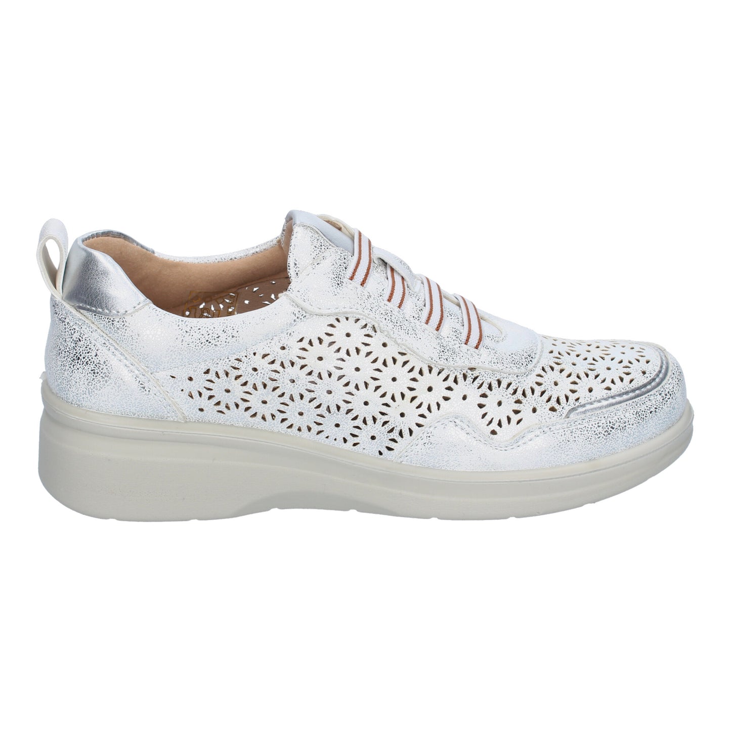 Cyrena Silver Elegant – Zapatilla Plata Calada Slip On para Mujer | Primavera-Verano