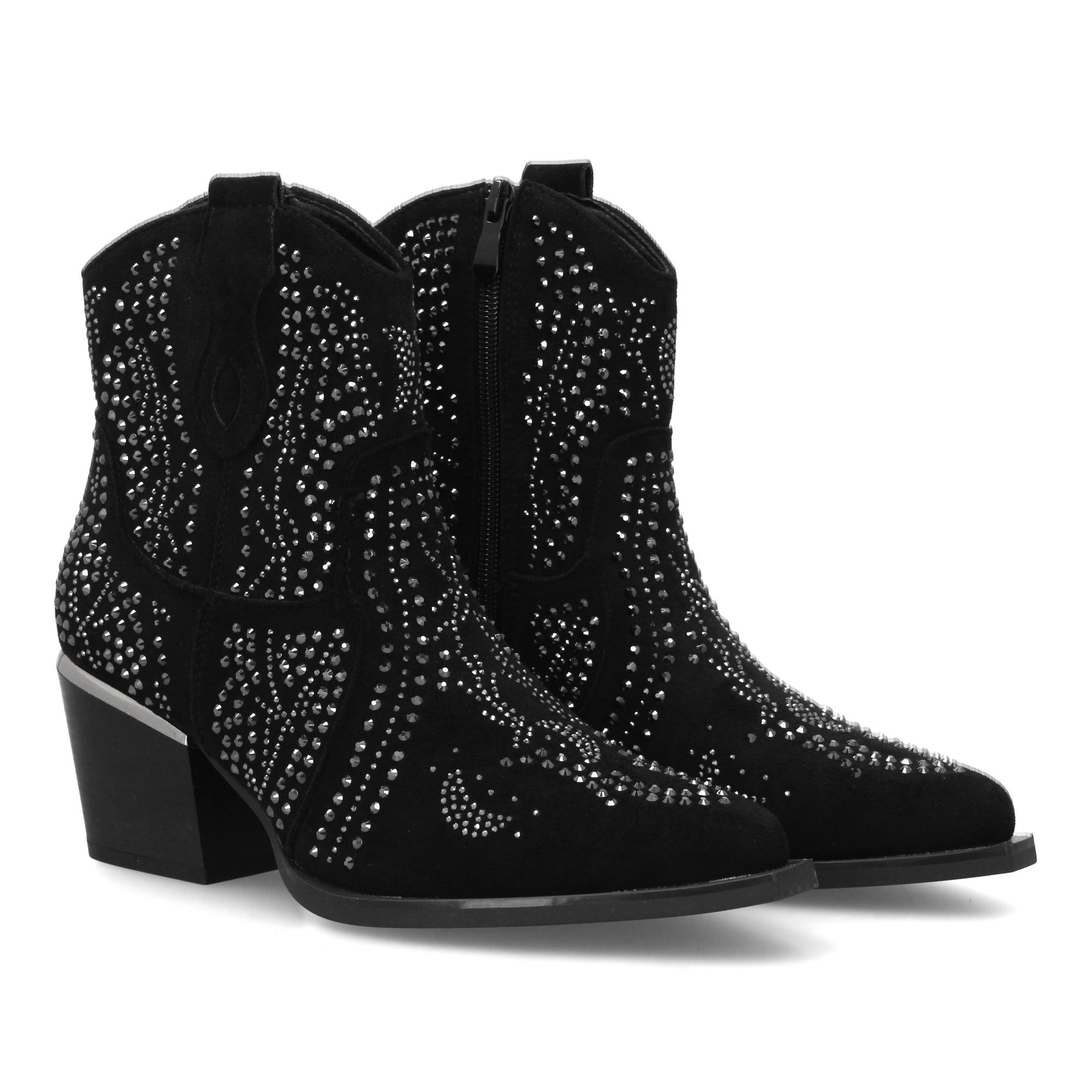 Botin negro con detalles brillantes