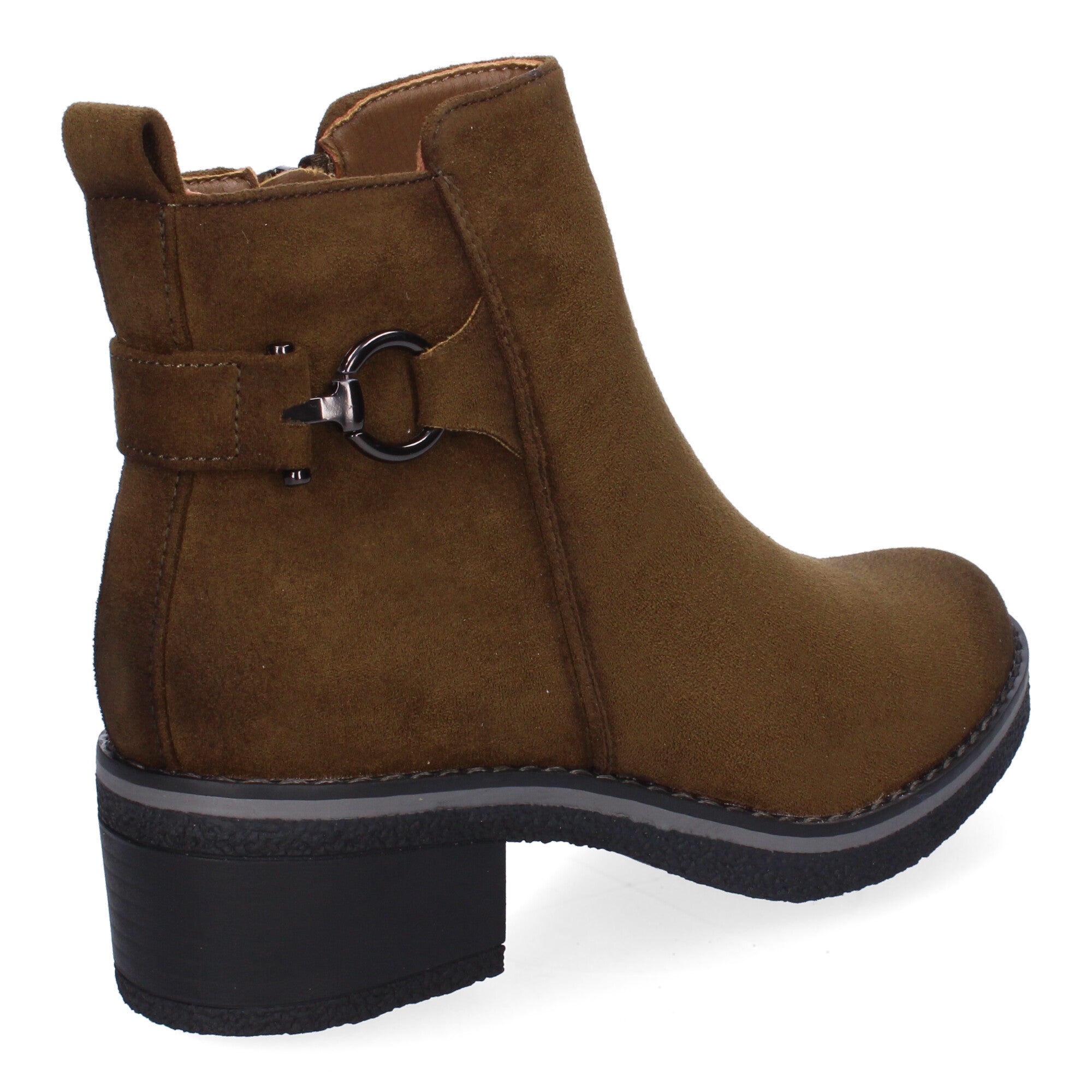 Botines verde con adorno metálico