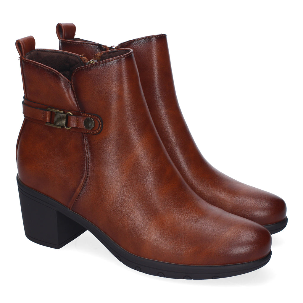 Botines cuero adorno metálico