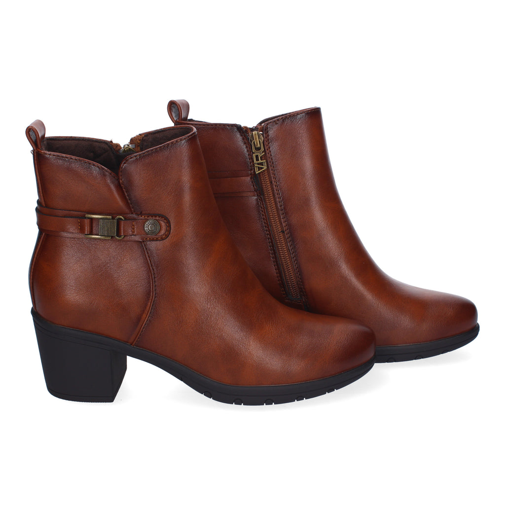 Botines cuero adorno metálico