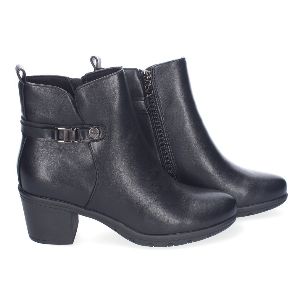 Botines negros con adorno metálico