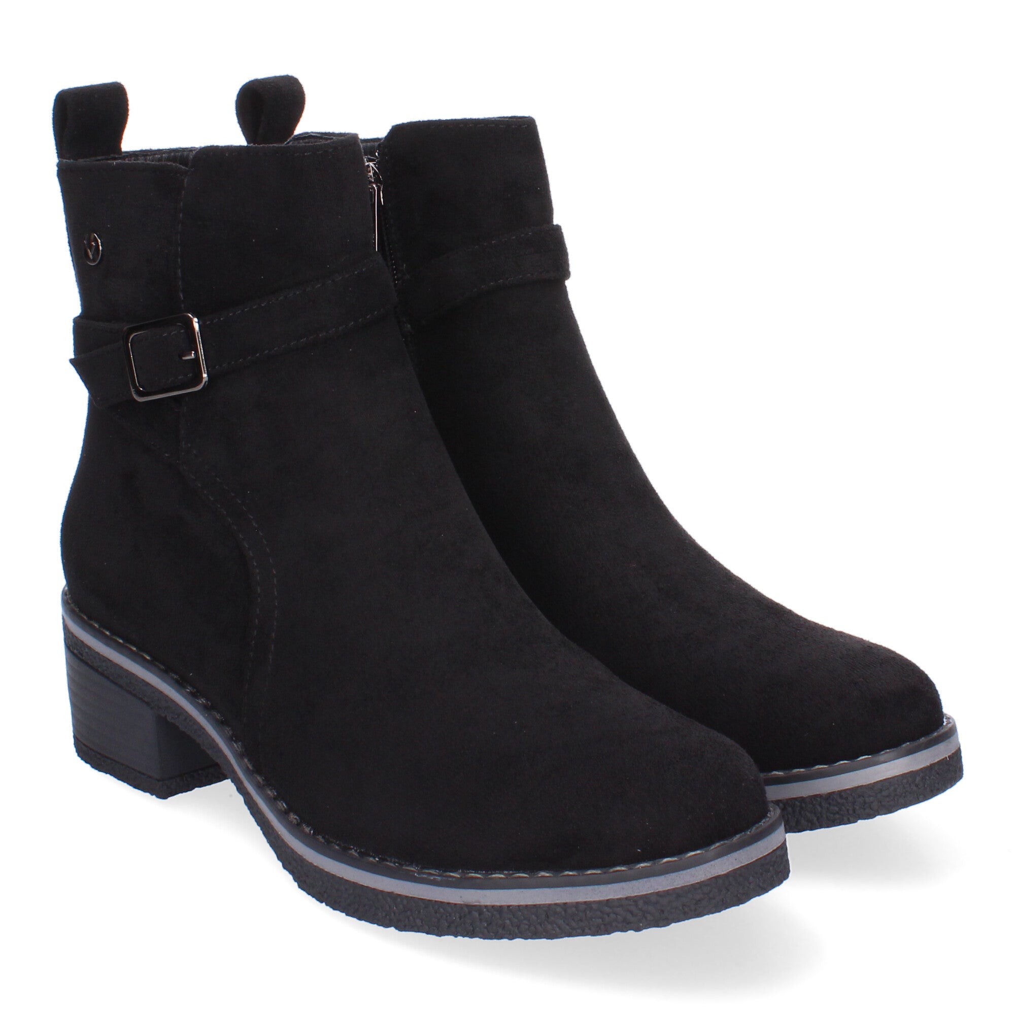 Botines negros con detalle hebilla