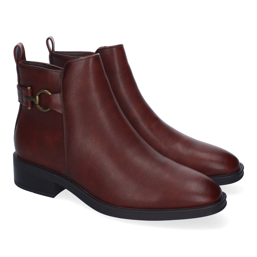 Botines marrones con adorno metálico