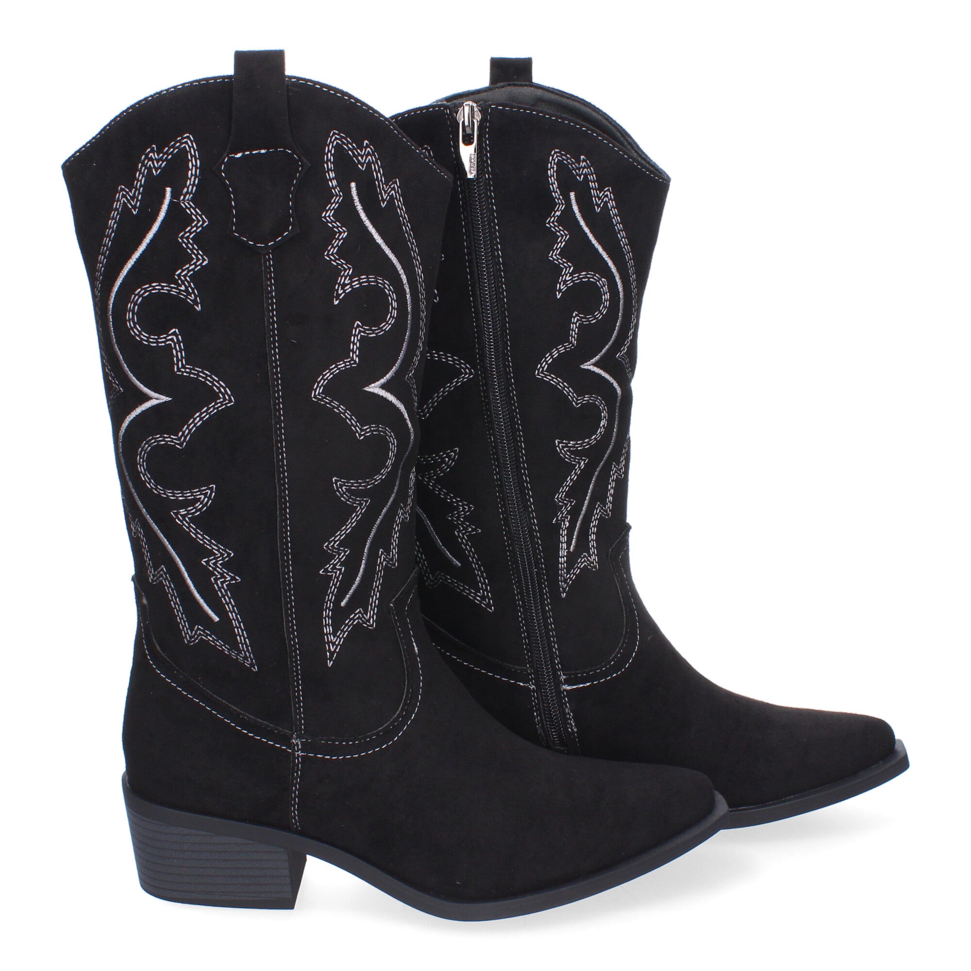 Botin estilo campero negro con bordado