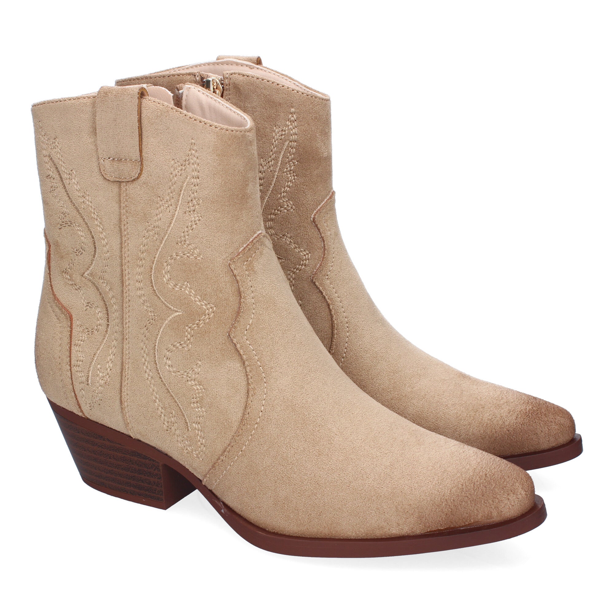Botín beige con bordado en caña