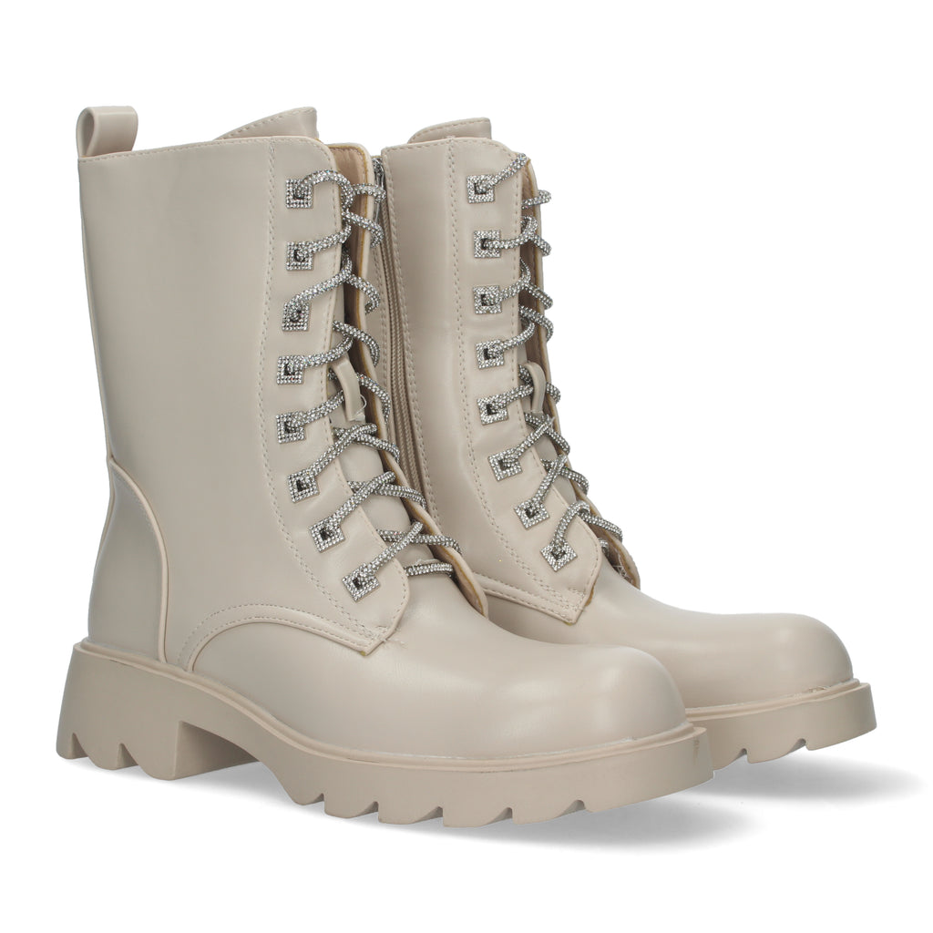 Botin biege acordonado con strass