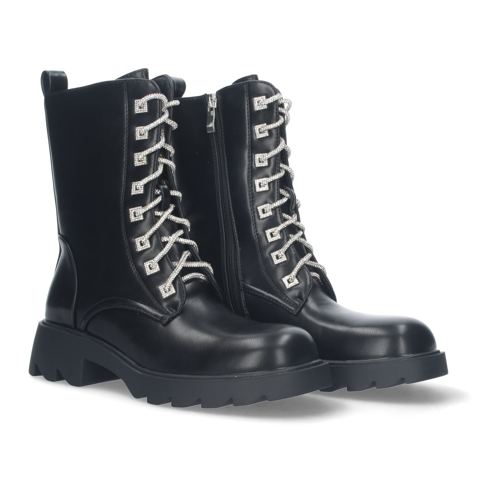 Botin negro con cordones