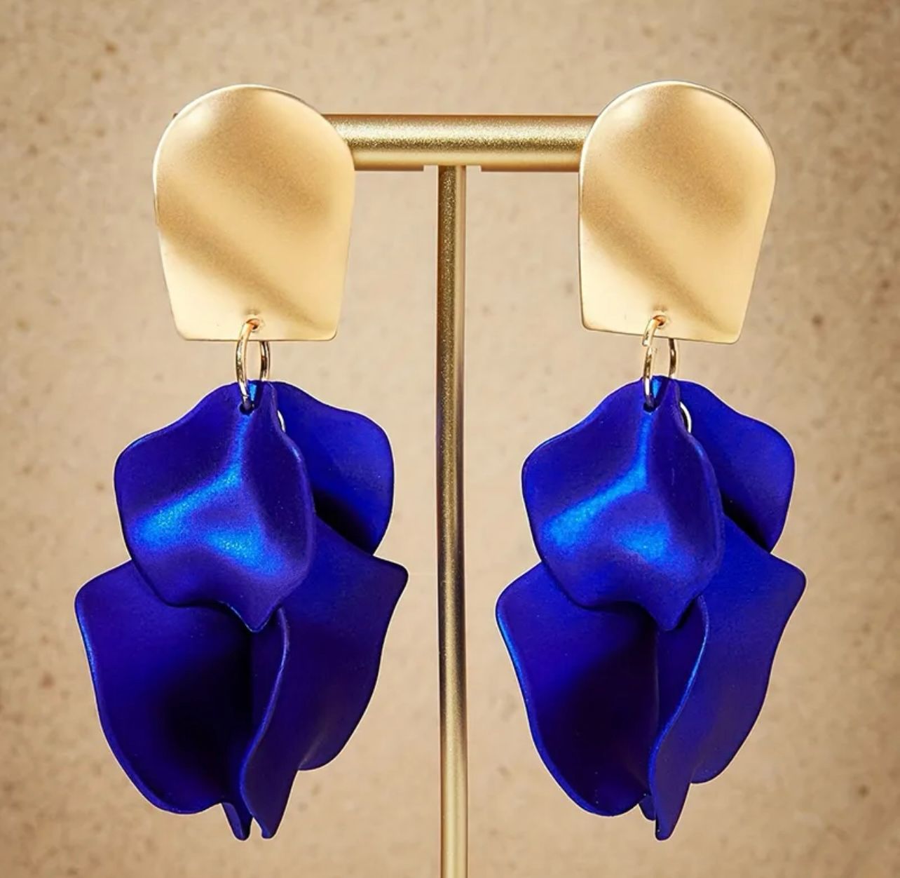 Pendientes Flor Eléctrica – Impacto floral en azul vibrante y dorado