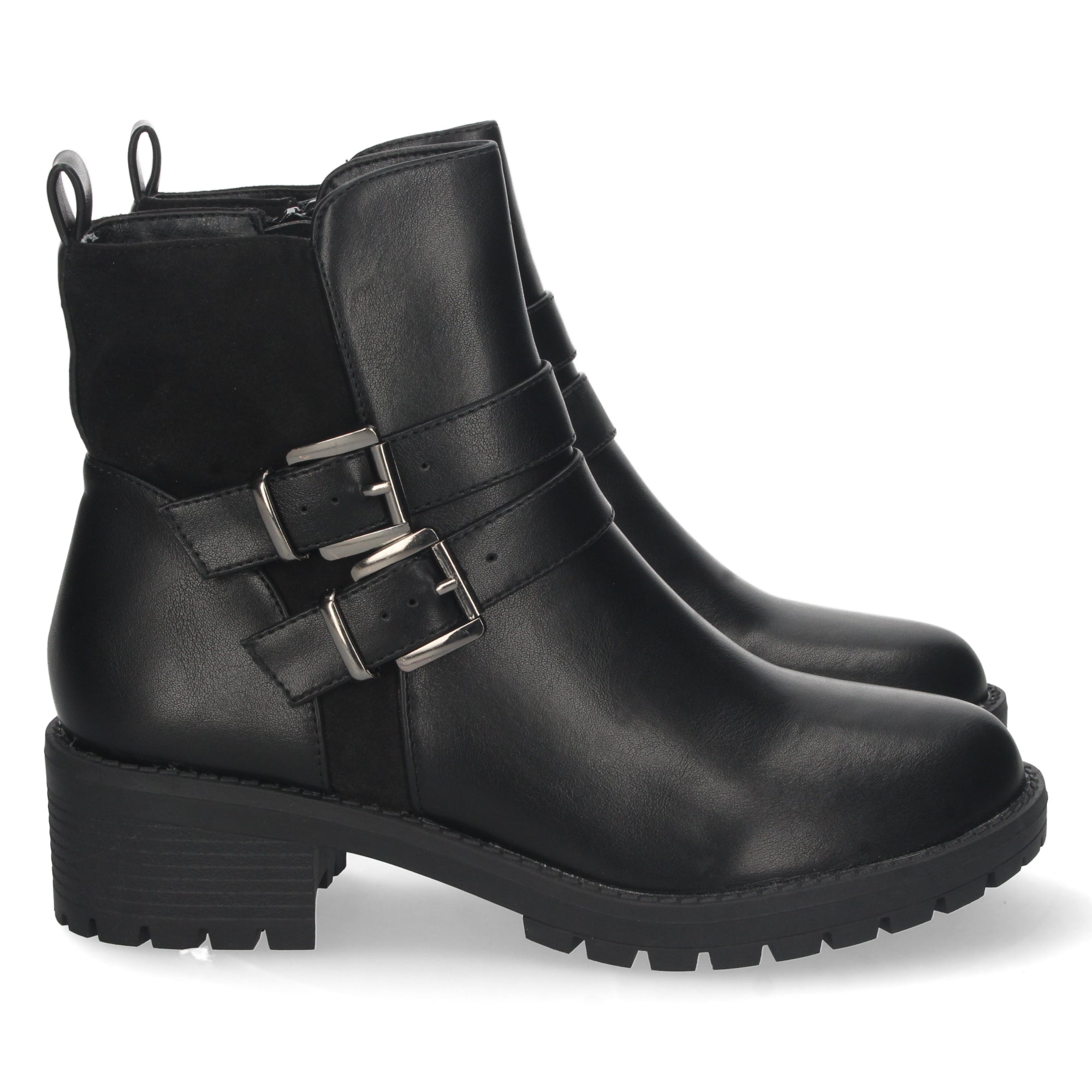 Botin negro con detalle hebilla