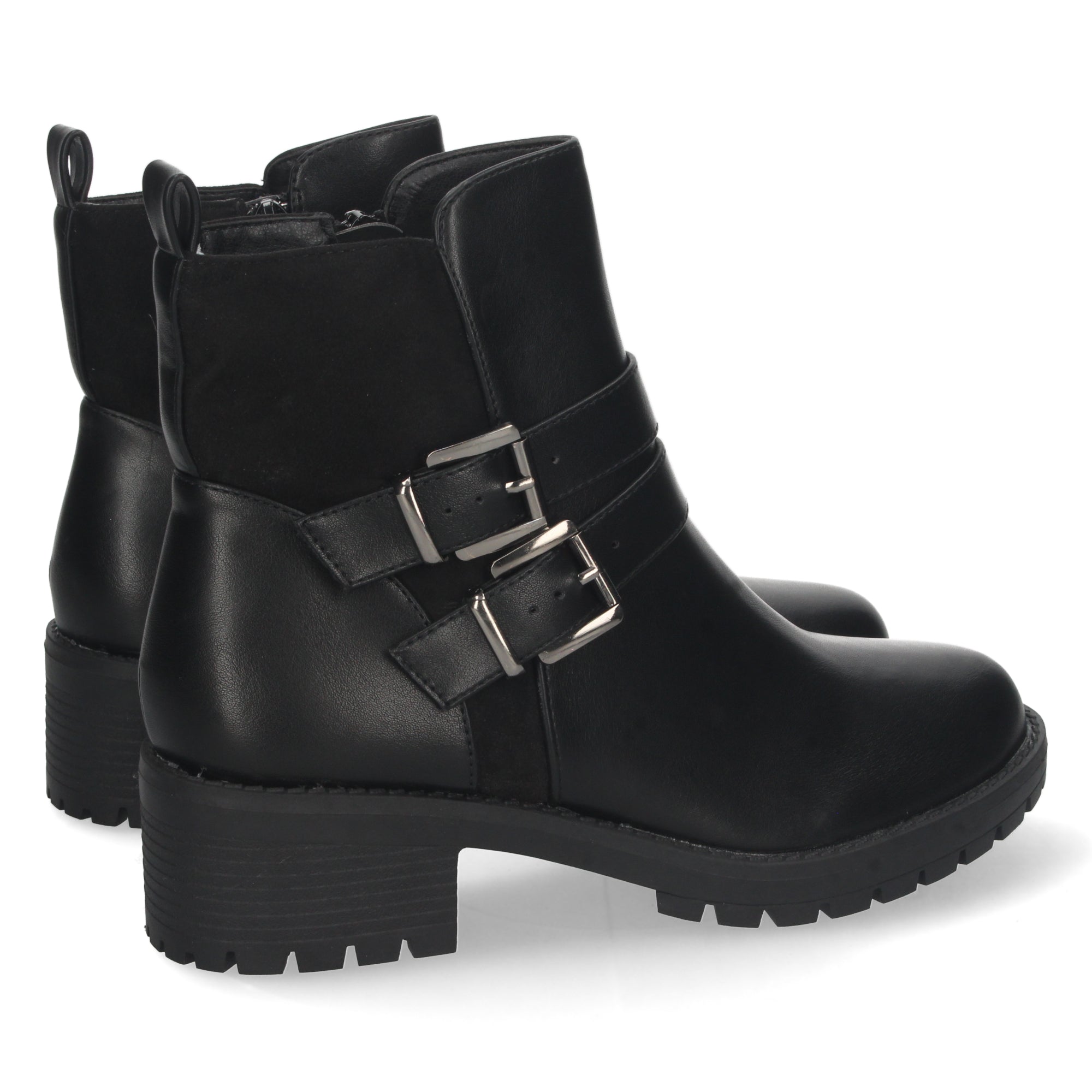 Botin negro con detalle hebilla