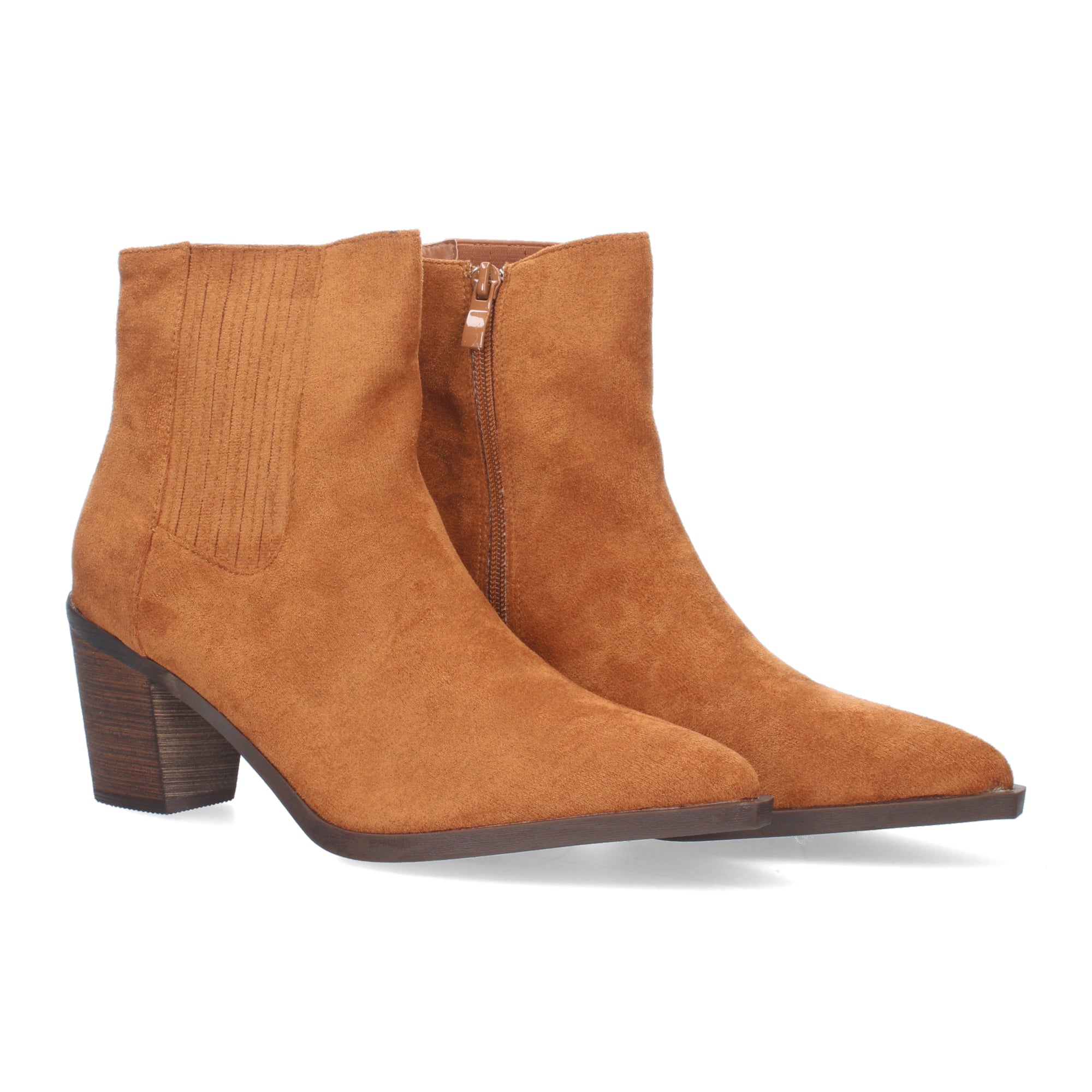 Botin camel con material elástico