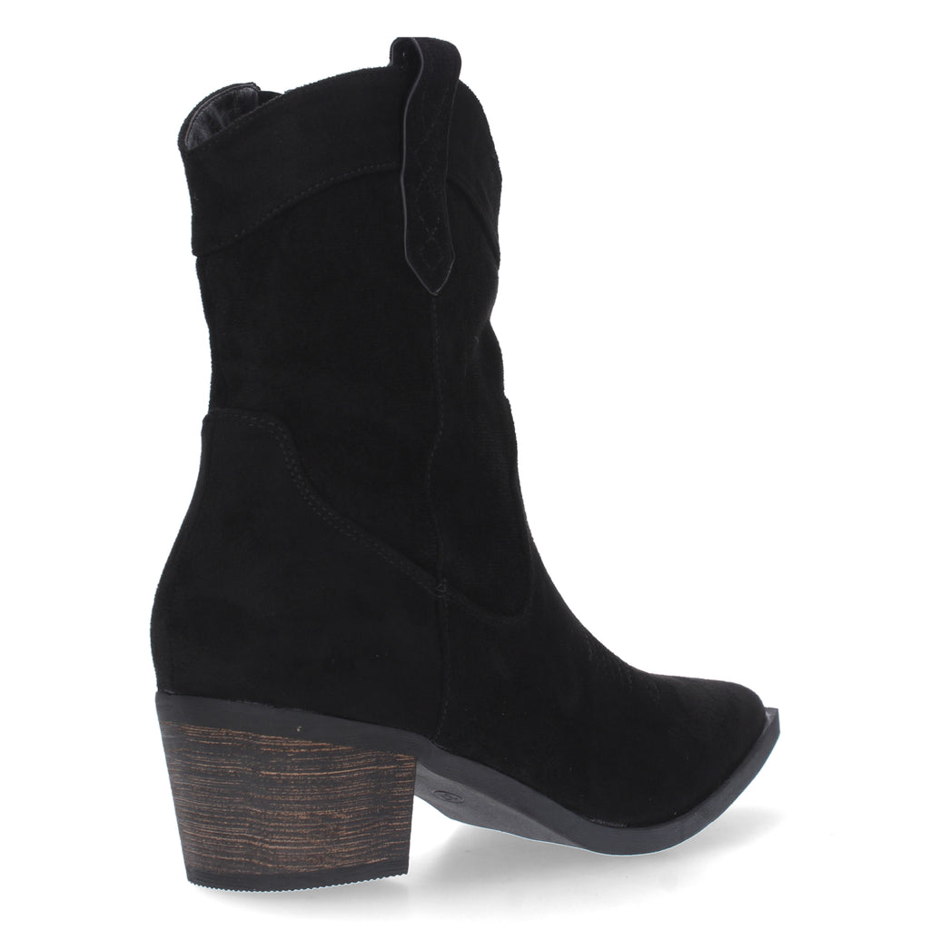 Botin negro campero con adorno en caña